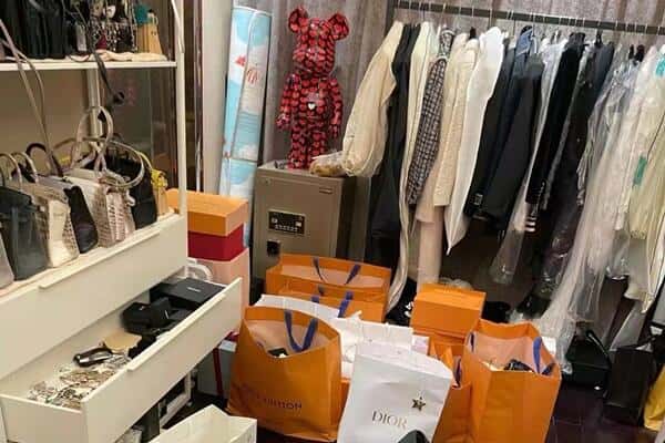保山回收一线品牌衣服